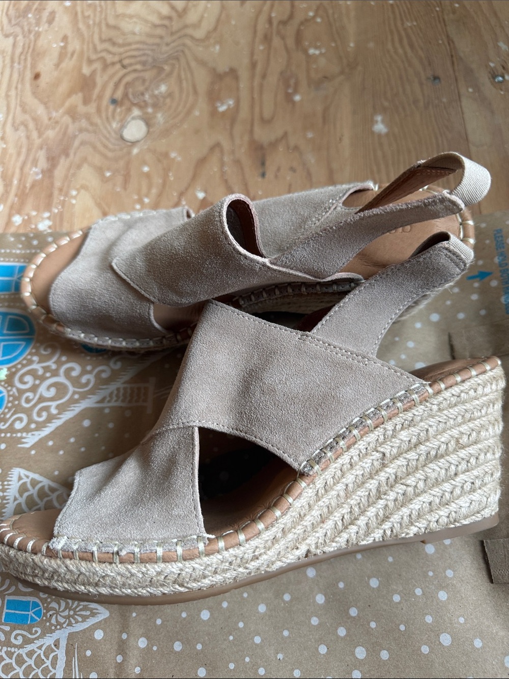 gentle souls light beige suede slingback sandals - Picture 2 of 7